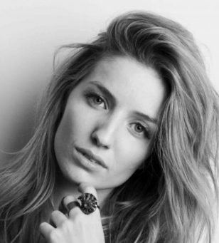 Annabelle Wallis 16x9 2021 committee